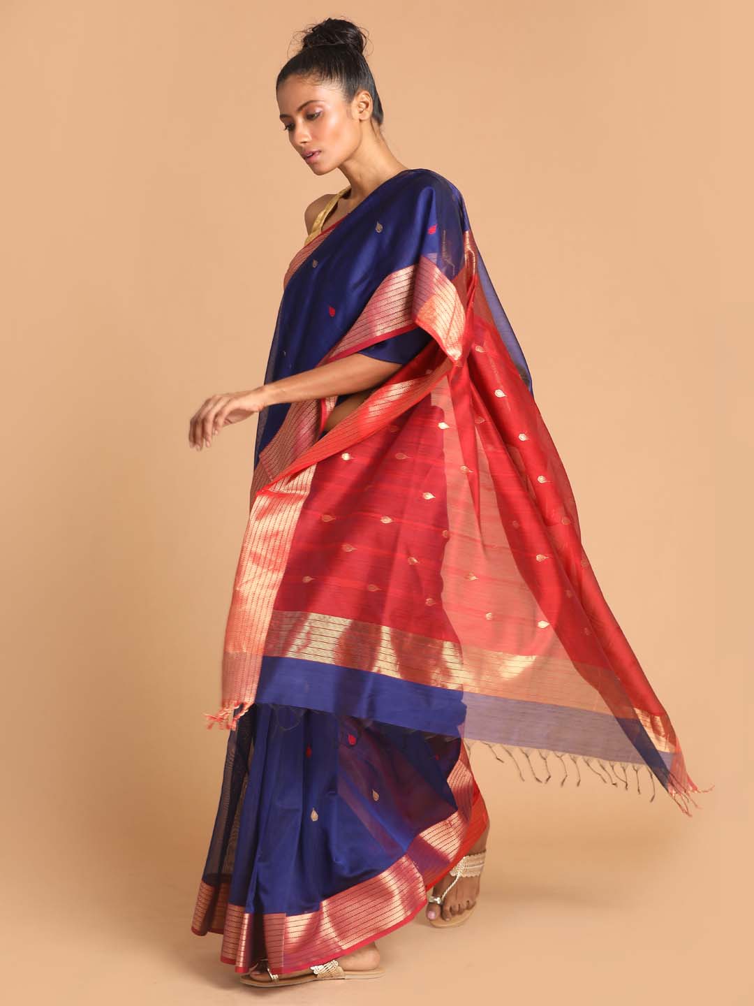 Indethnic Maheshwari Handloom Silk Cotton Saree - View 2