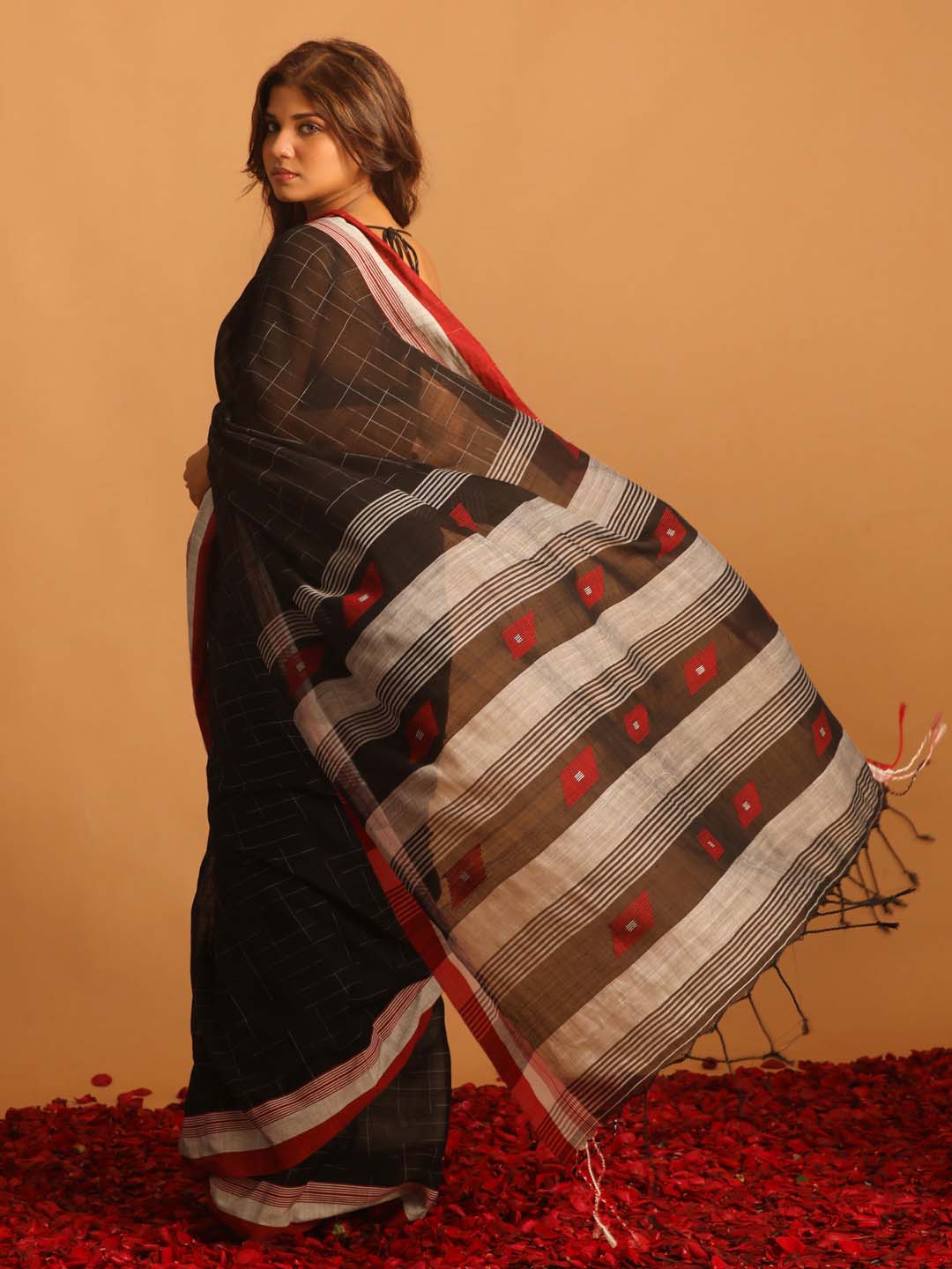 Indethnic Black Pure Cotton Woven Design Design Sarees - View 3