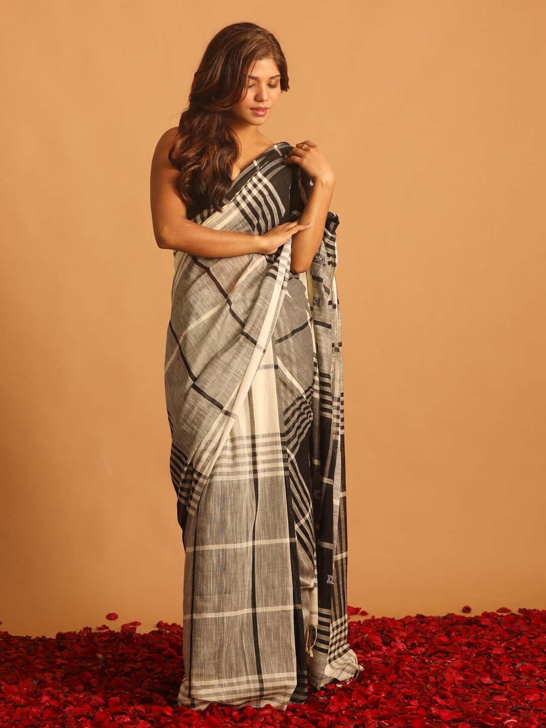 Indethnic Grey Pure Cotton Woven Design Design Sarees - View 2