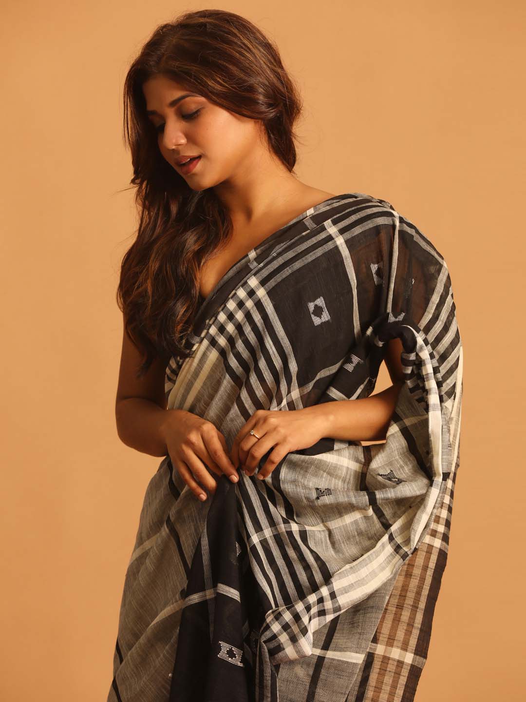 Indethnic Grey Pure Cotton Woven Design Design Sarees - View 3