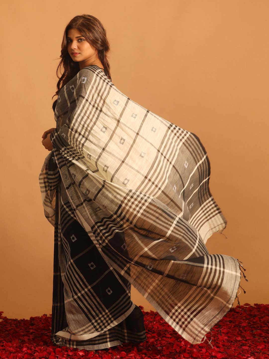 Indethnic Grey Pure Cotton Woven Design Design Sarees - View 3