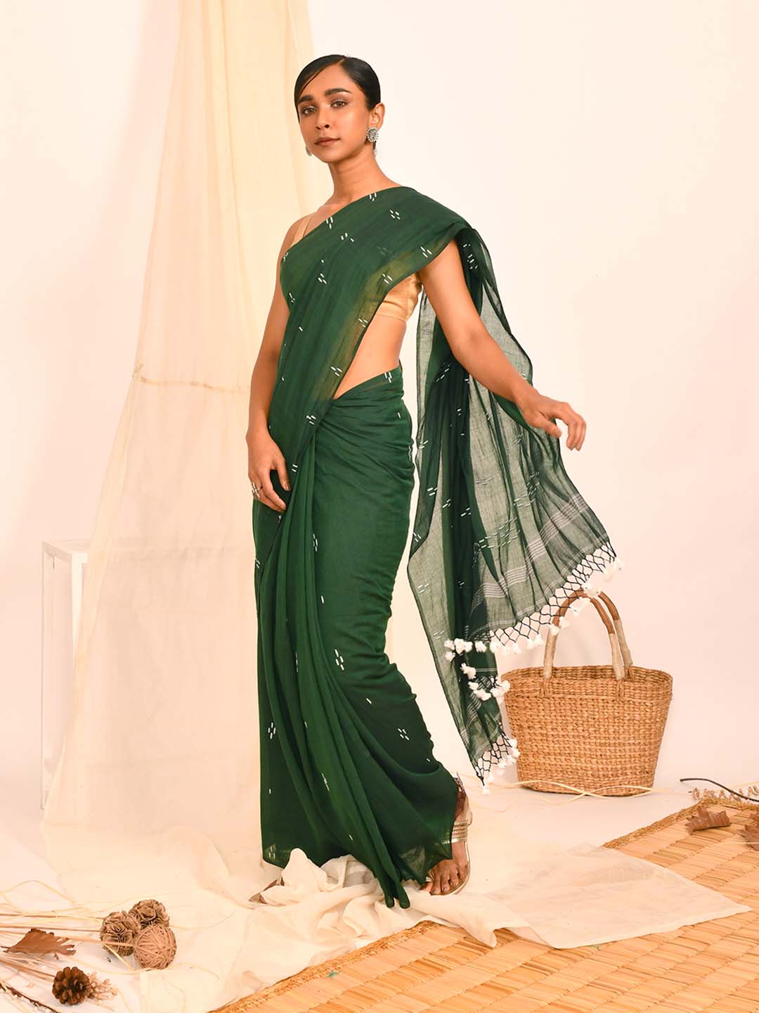 WOVEN HARMONY (SAREE)