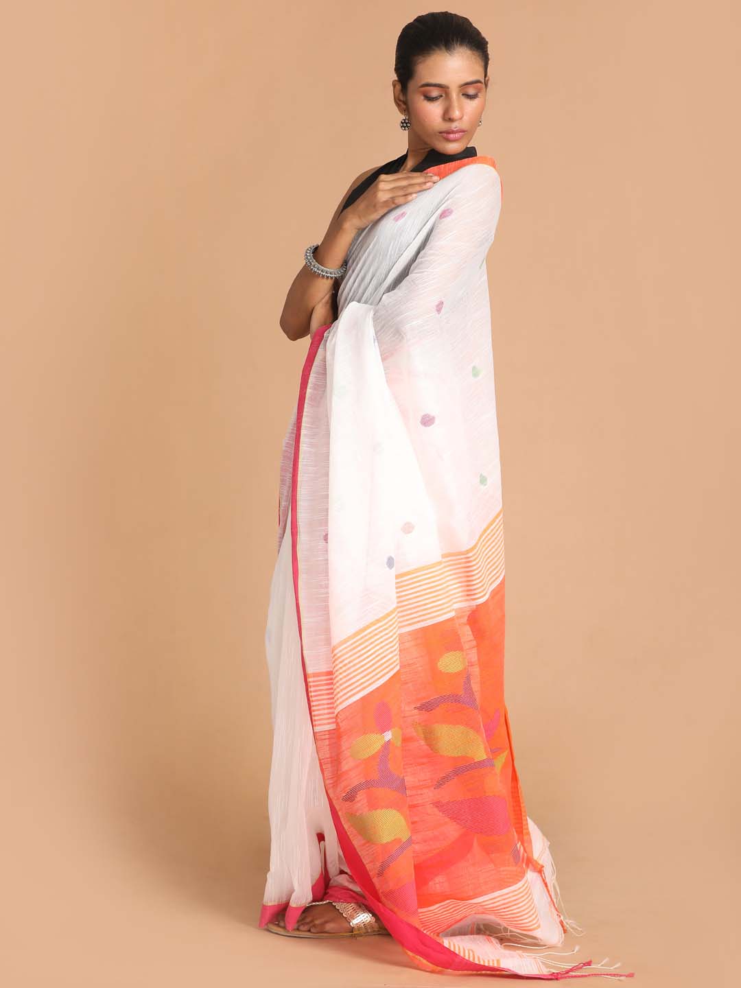 Indethnic White Bengal Handloom Cotton Blend Work Saree - View 2