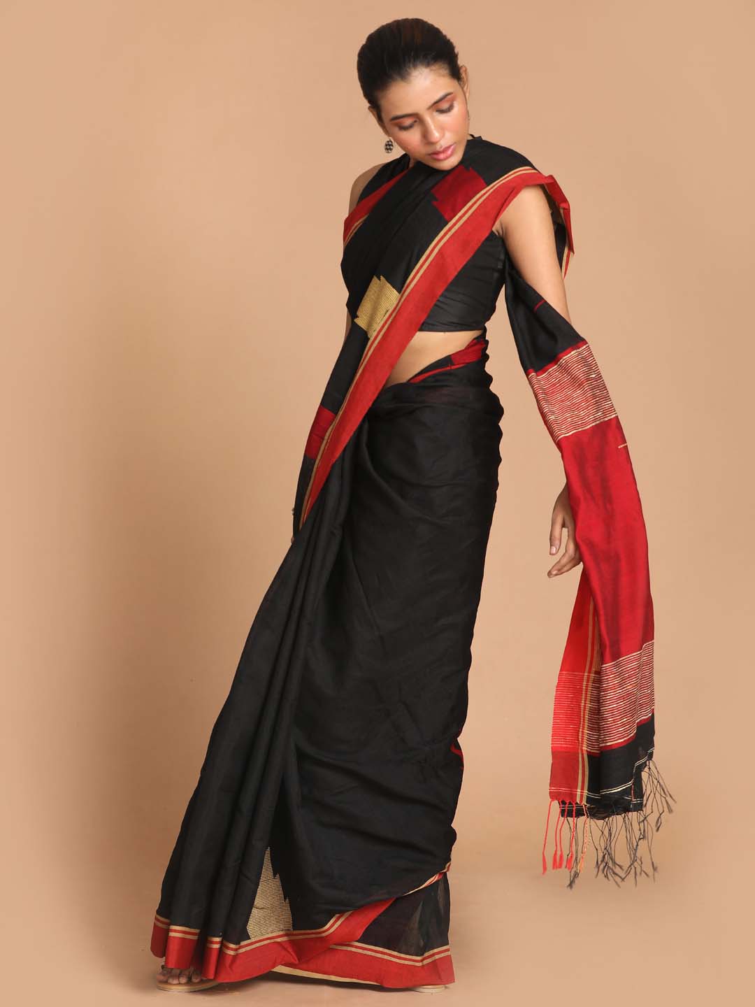 Indethnic Black Bengal Handloom Cotton Blend Work Saree - View 2