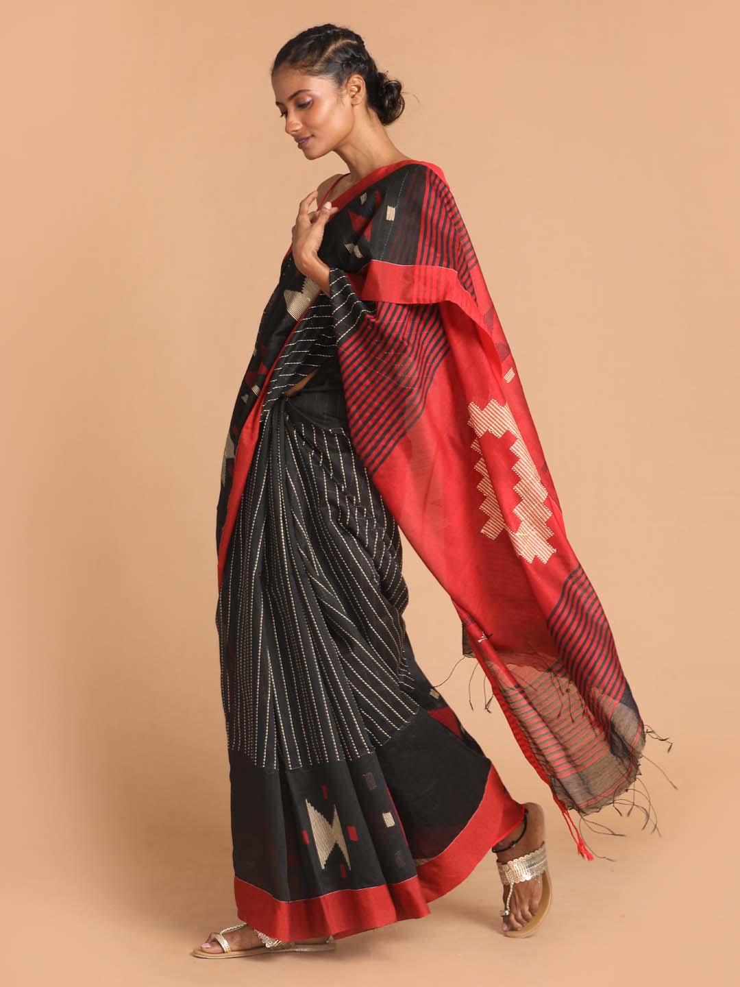 Indethnic Black Bengal Handloom Cotton Blend Work Saree - View 2