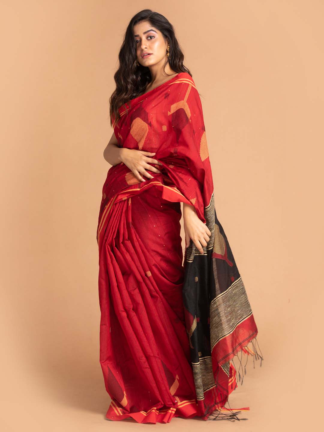 Indethnic Red Bengal Handloom Cotton Blend Work Saree - View 2