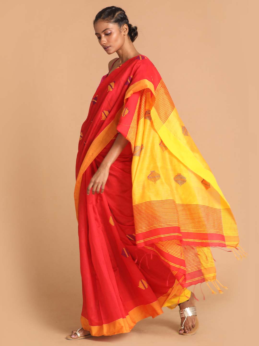 Indethnic Red Bengal Handloom Cotton Blend Work Saree - View 2