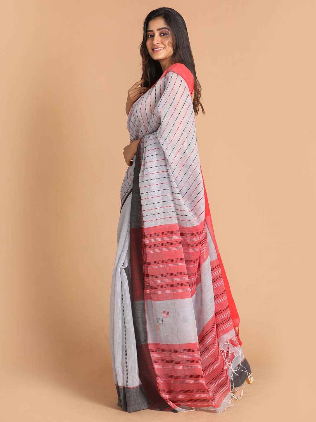 Indethnic Silver Bengal Handloom Cotton Blend Work Saree - View 2