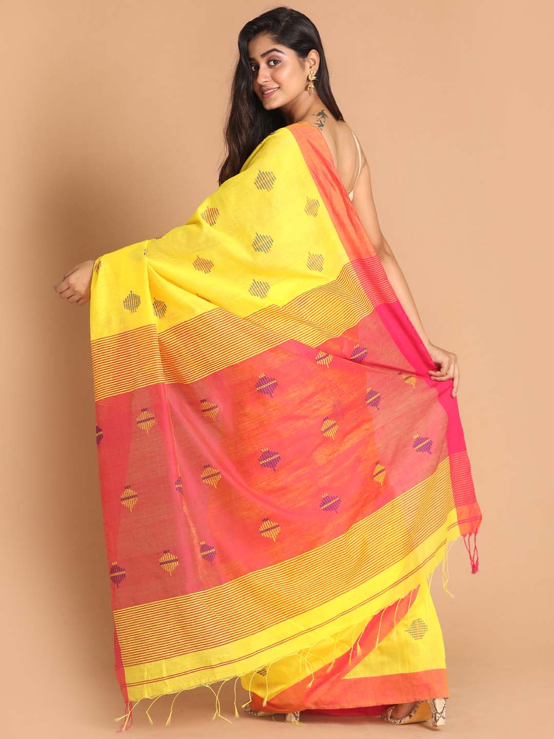 Indethnic Yellow Bengal Handloom Cotton Blend Work Saree - View 3