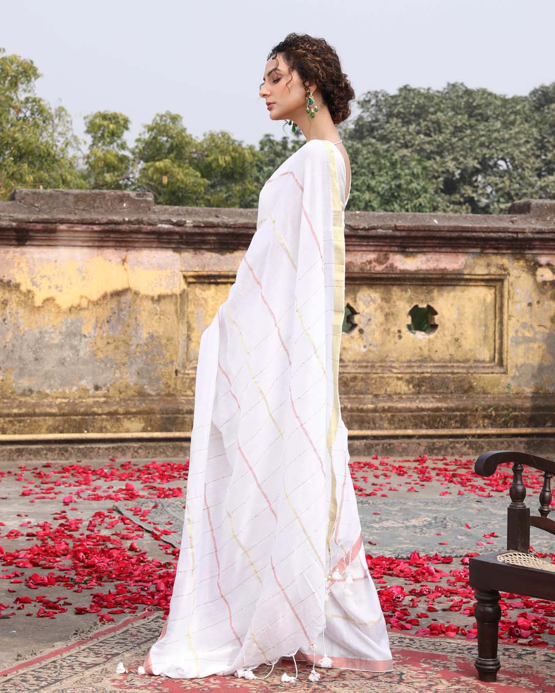 ETHEREAL ELEGANCE (BENGAL HANDLOOM 100% PURE COTTON SAREE)