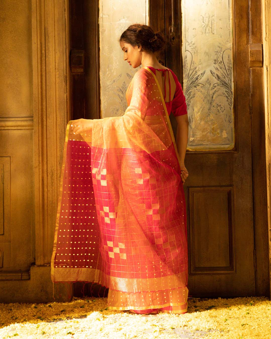 SCARLET CHECKMATE (SAREE)