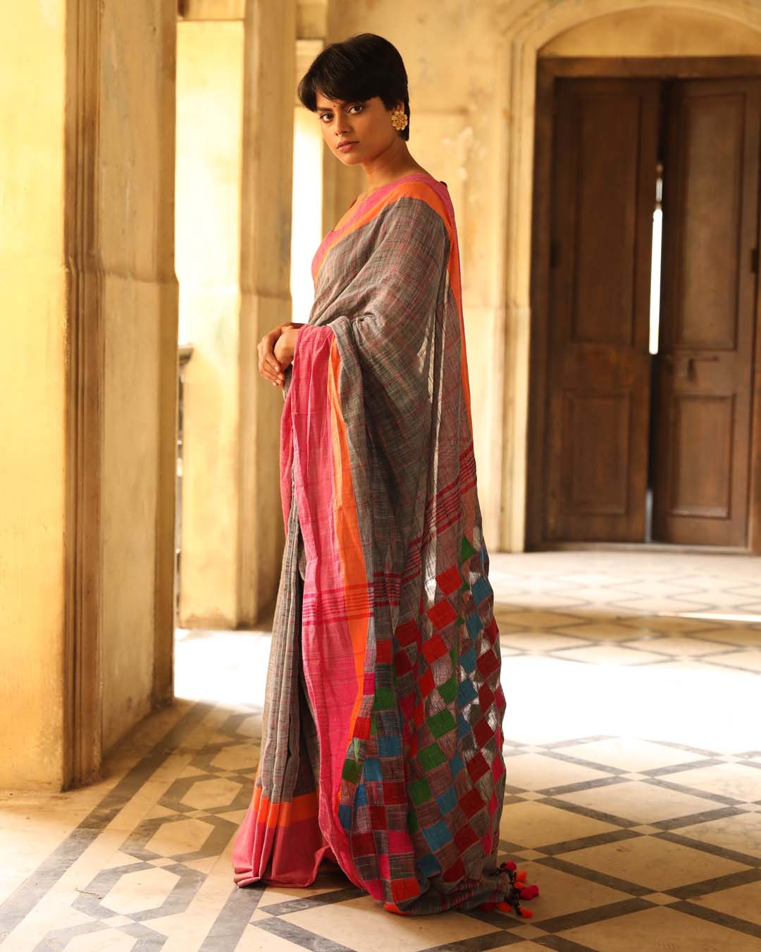 MIDNIGHT CHARCOAL  (BENGAL HANDLOOM 100% PURE COTTON SAREE)