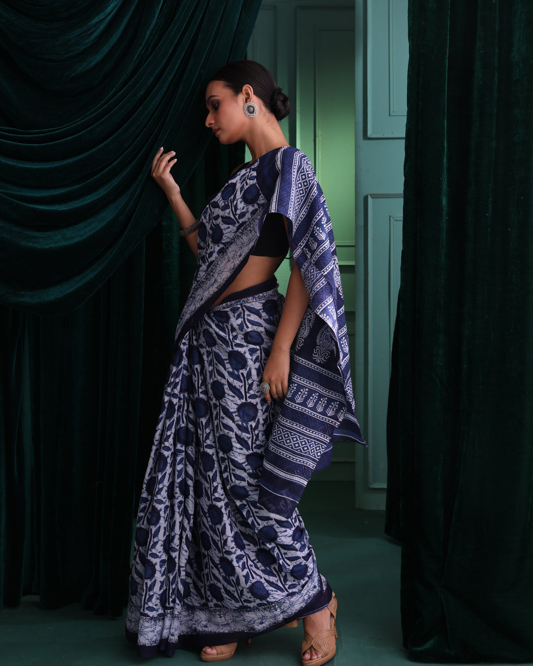 OCEANIC ELEGANCE (SAREE)