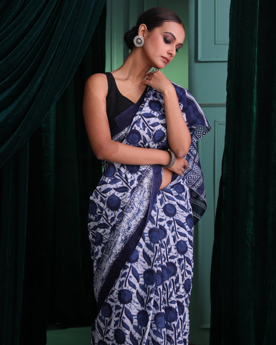 OCEANIC ELEGANCE (SAREE)