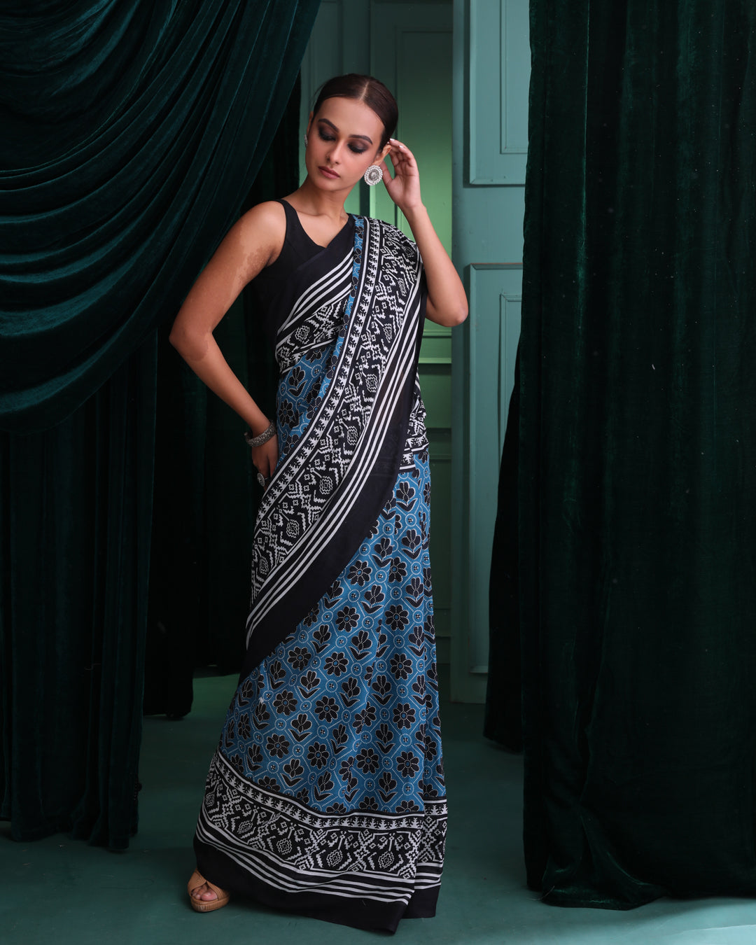 AZURE ELEGANCE (SAREE)