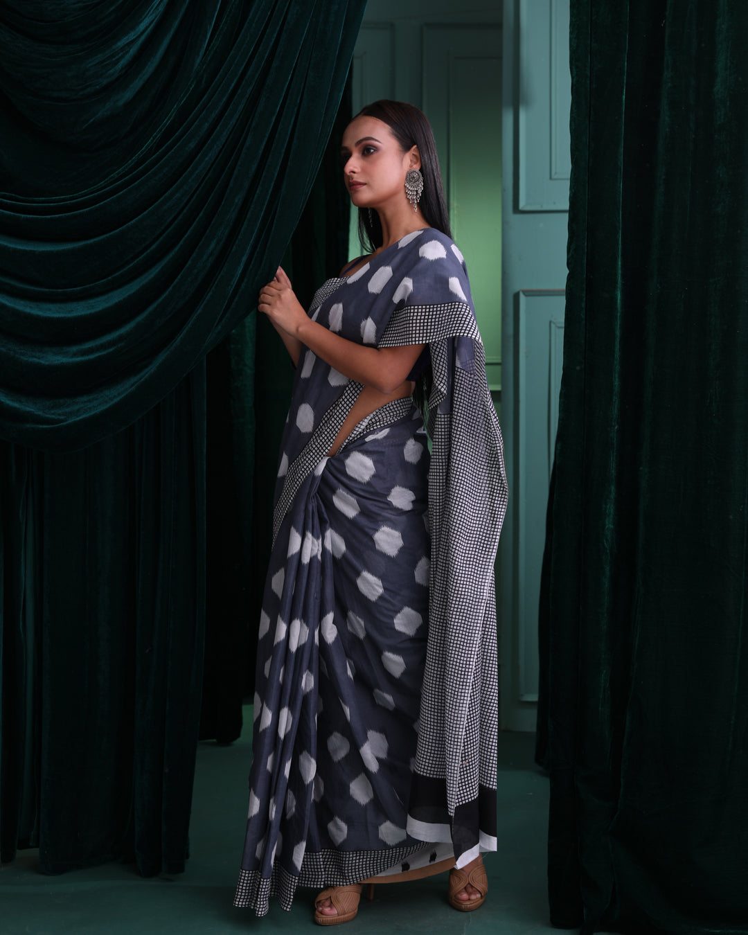 GREY HARMONY (SAREE)