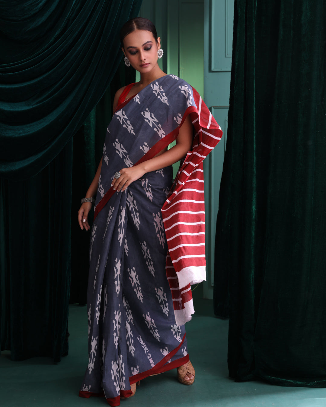 SLATE ELEGANCE (SAREE)