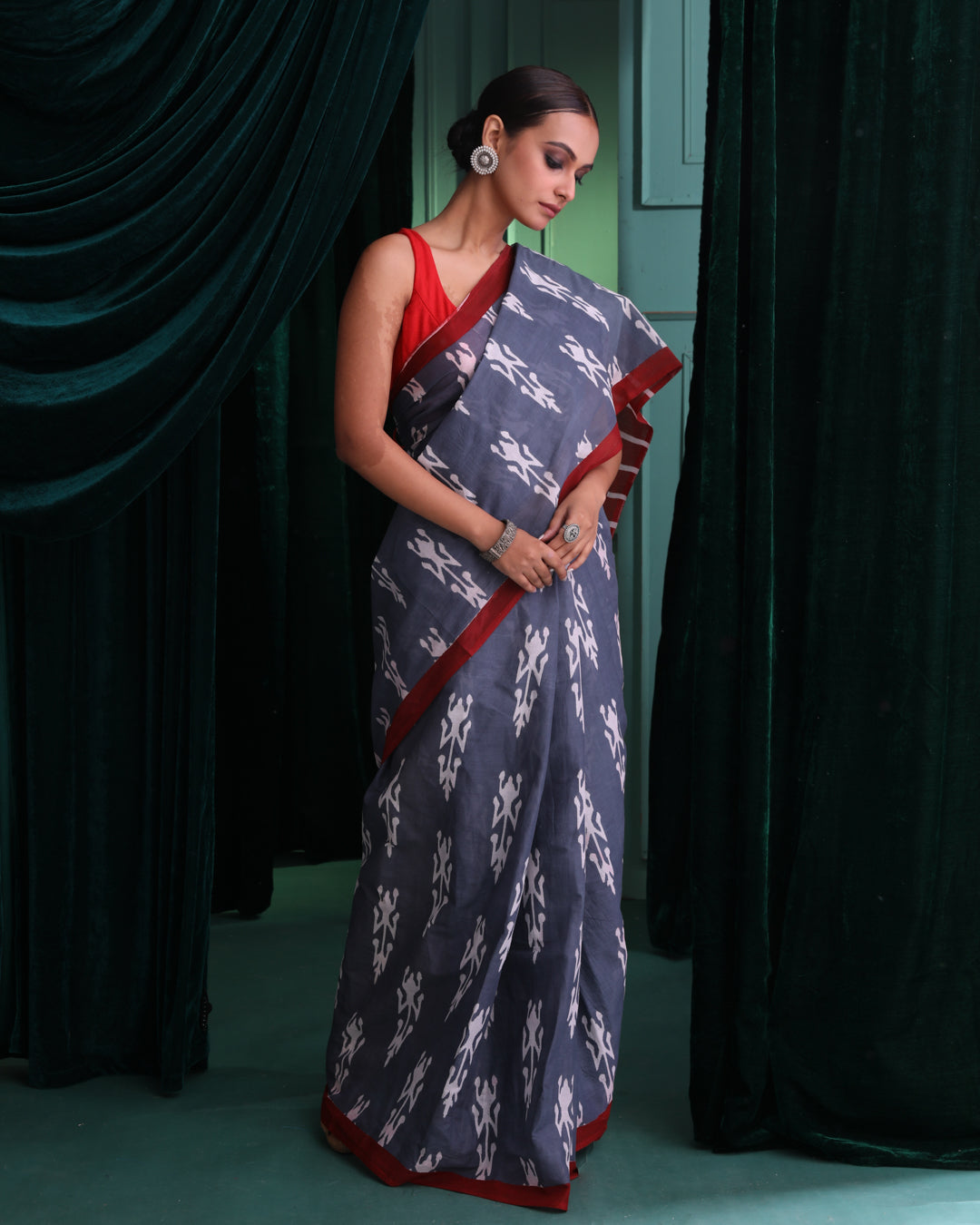 SLATE ELEGANCE (SAREE)