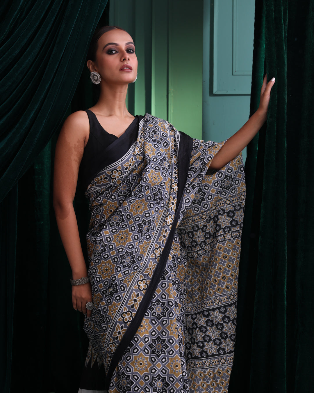 STEEL SERENITY (SAREE)