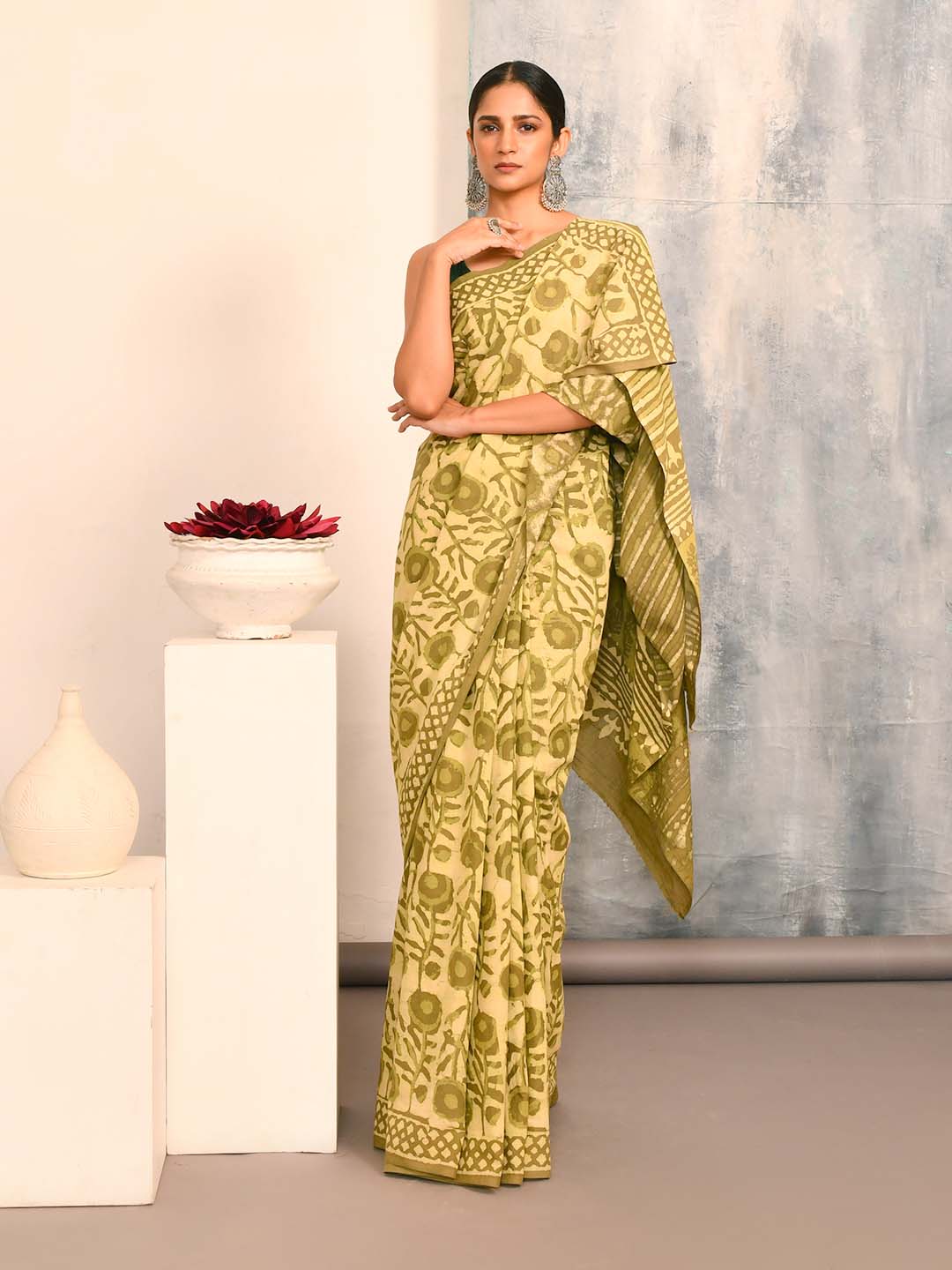 VERDANT ELEGANCE (SAREE)