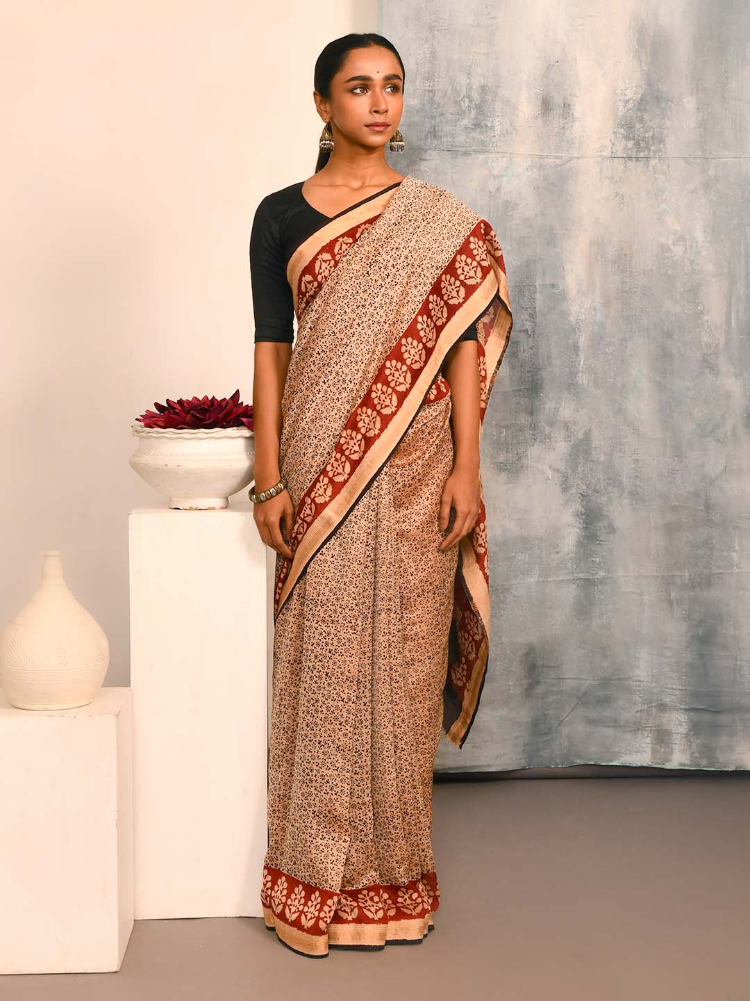 BEIGE HARMONY (SAREE)