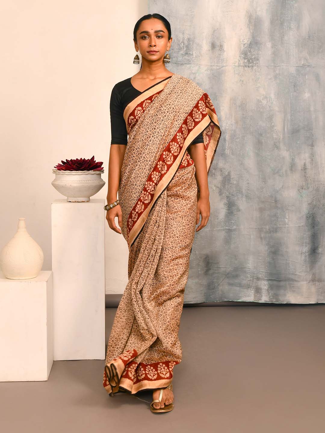 BEIGE HARMONY (SAREE)