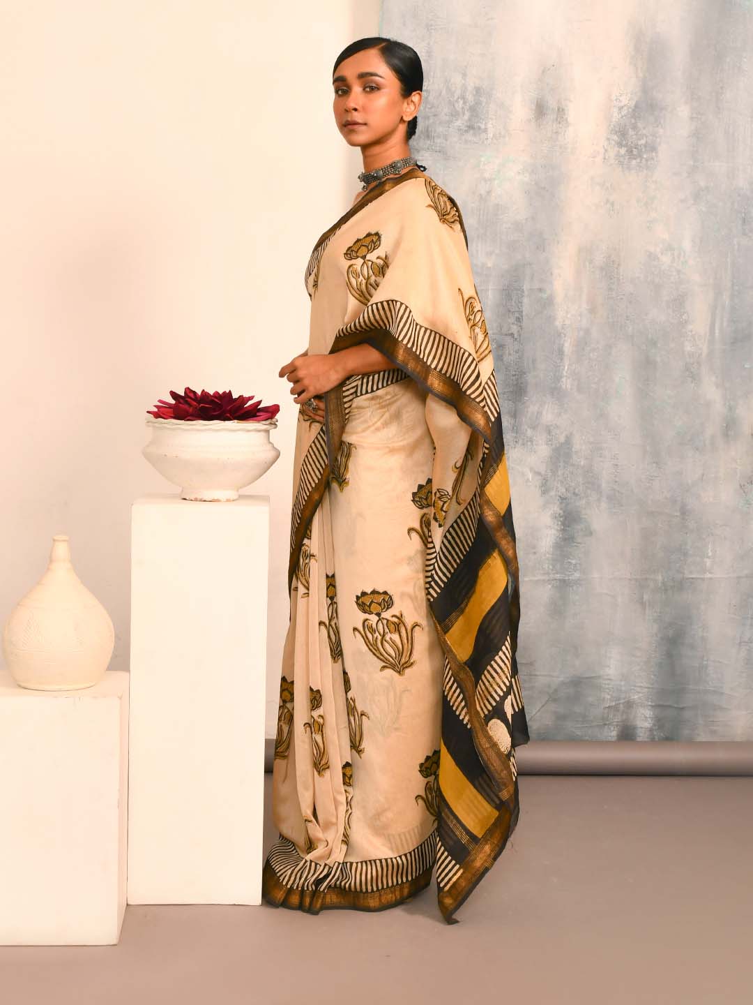 GOLDEN ECHO (SAREE)