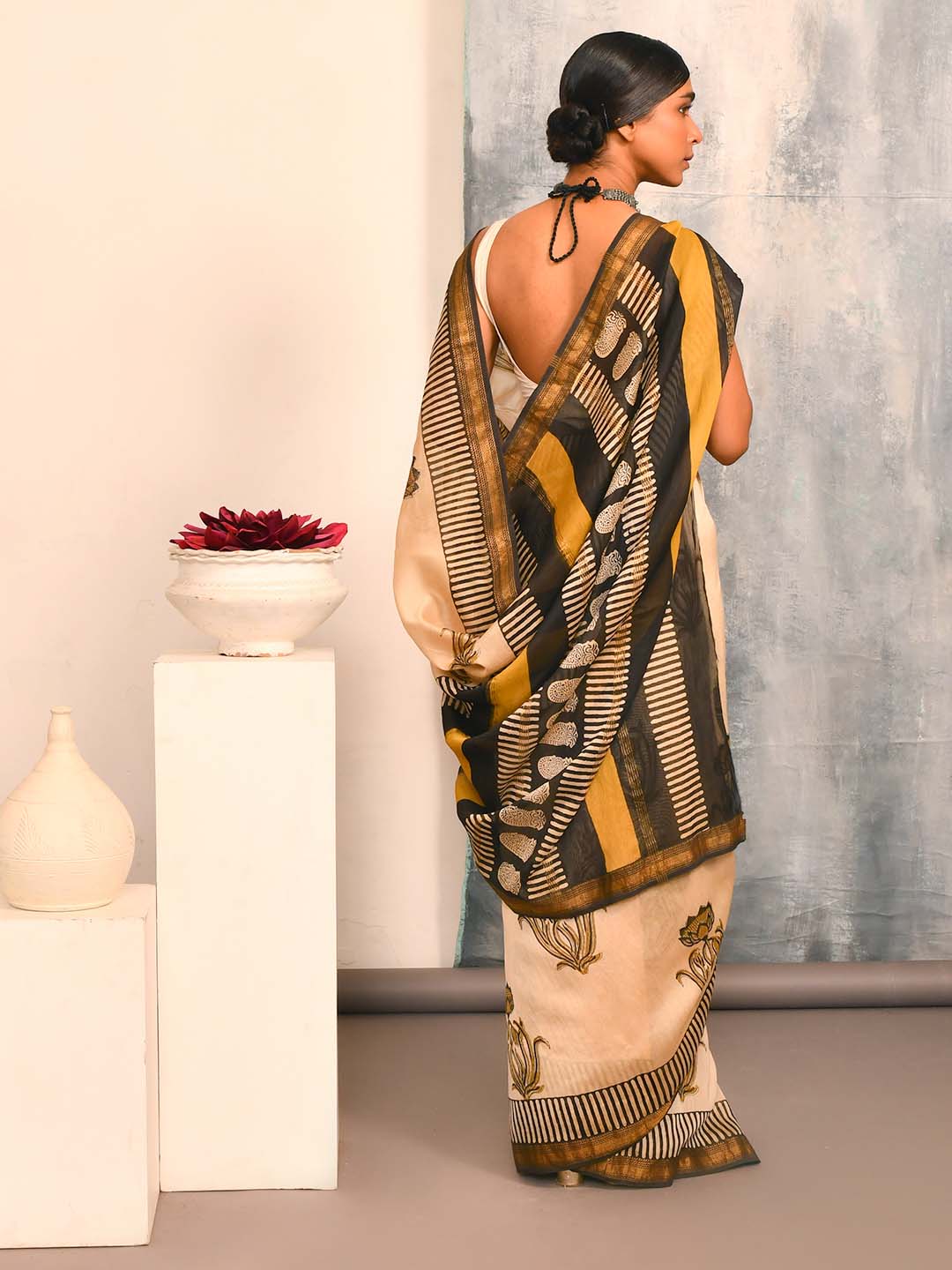 GOLDEN ECHO (SAREE)