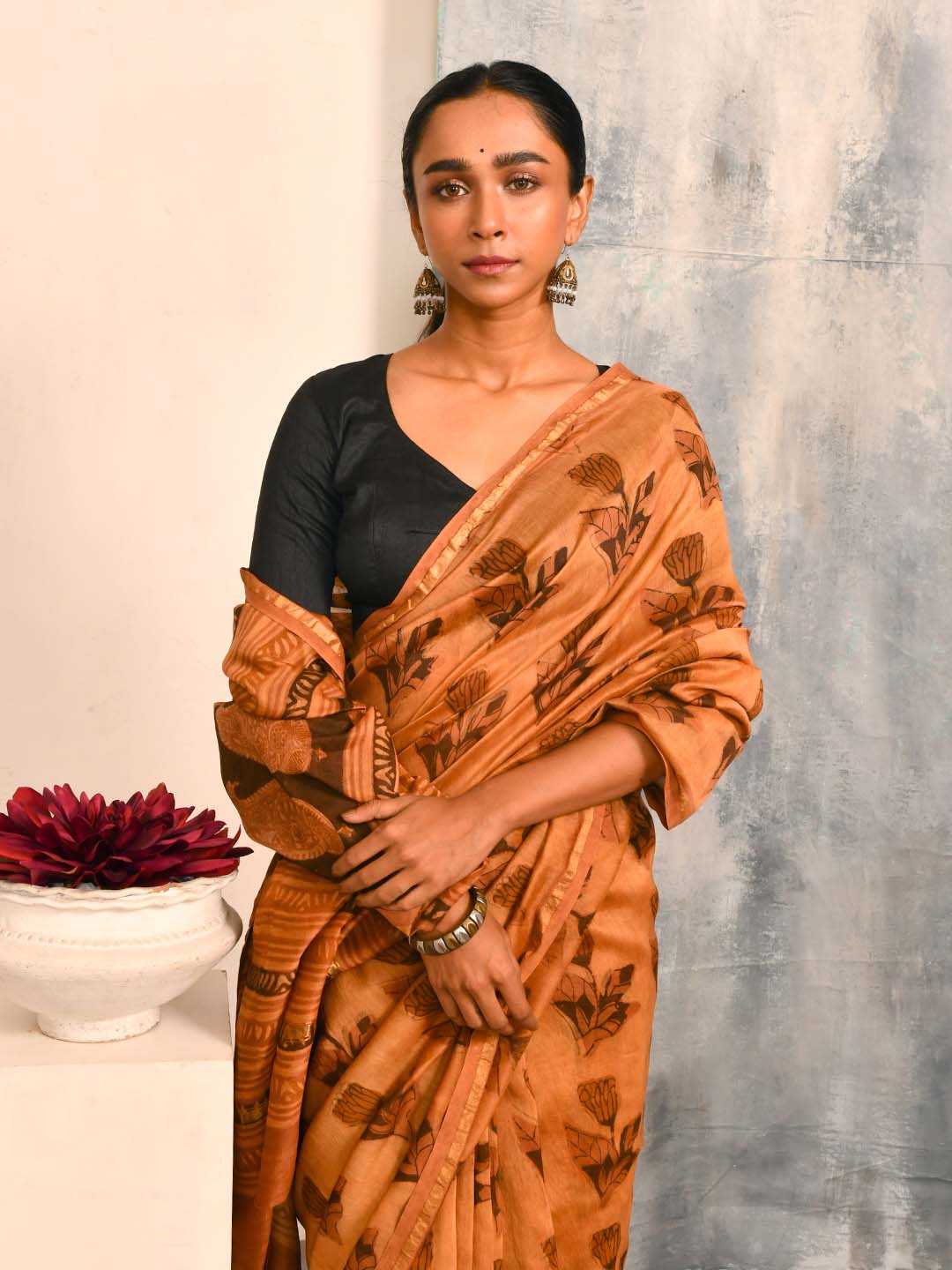 GOLDEN ELEGANCE (SAREE)