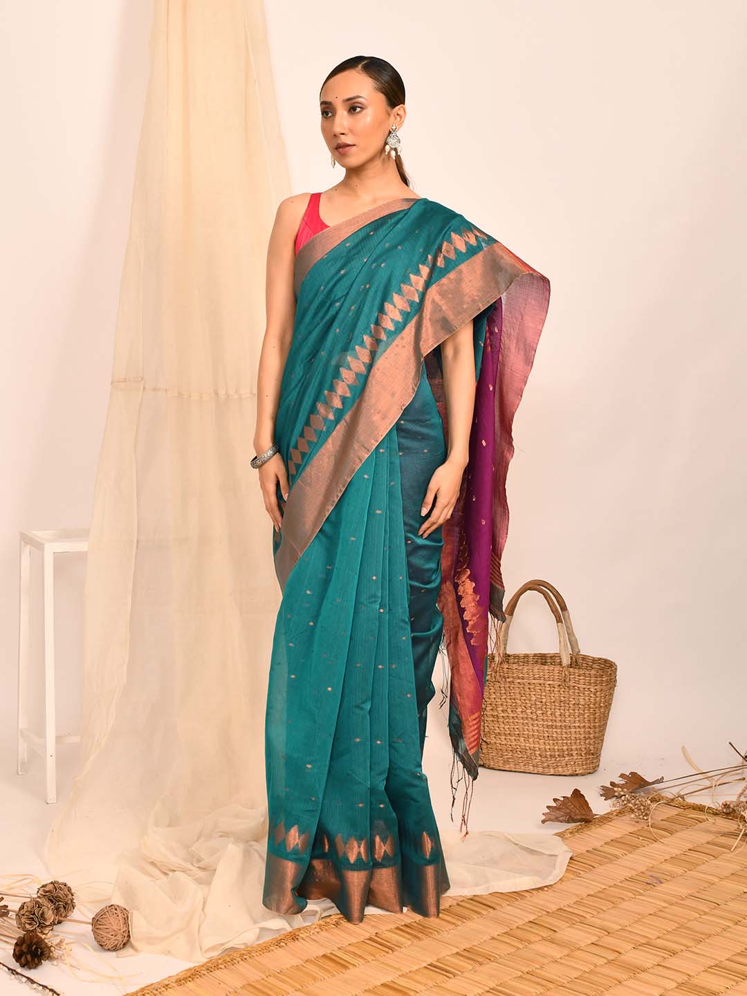 VERDANT ELEGANCE (SAREE)