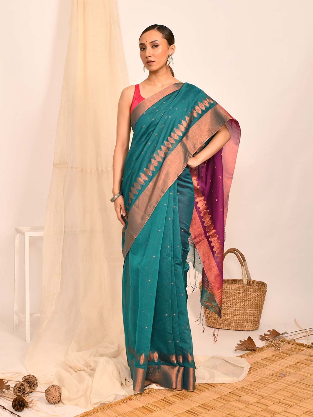 VERDANT ELEGANCE (SAREE)