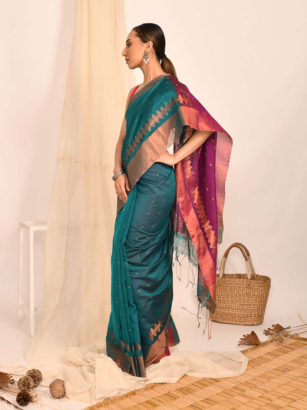 VERDANT ELEGANCE (SAREE)