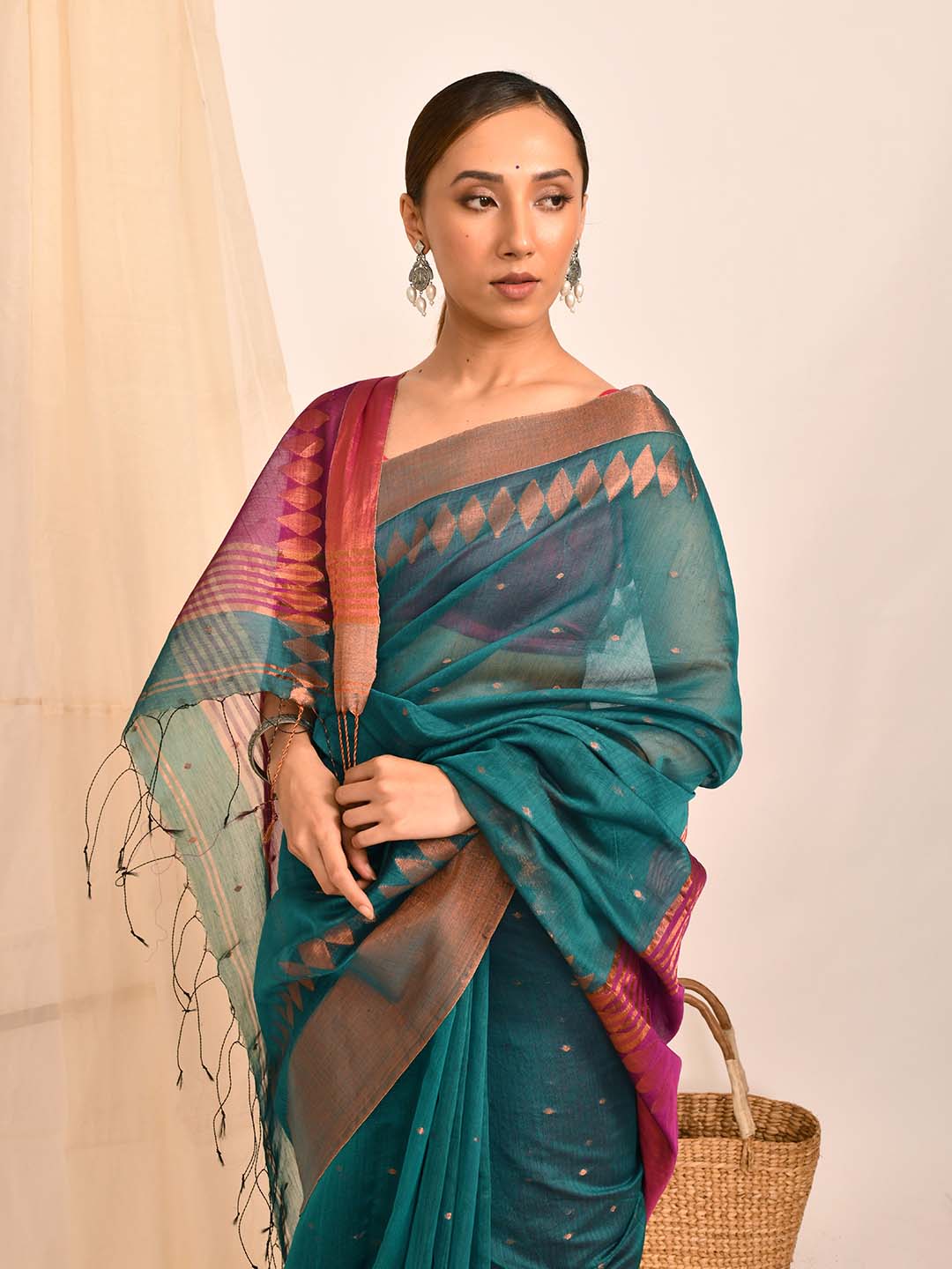 VERDANT ELEGANCE (SAREE)