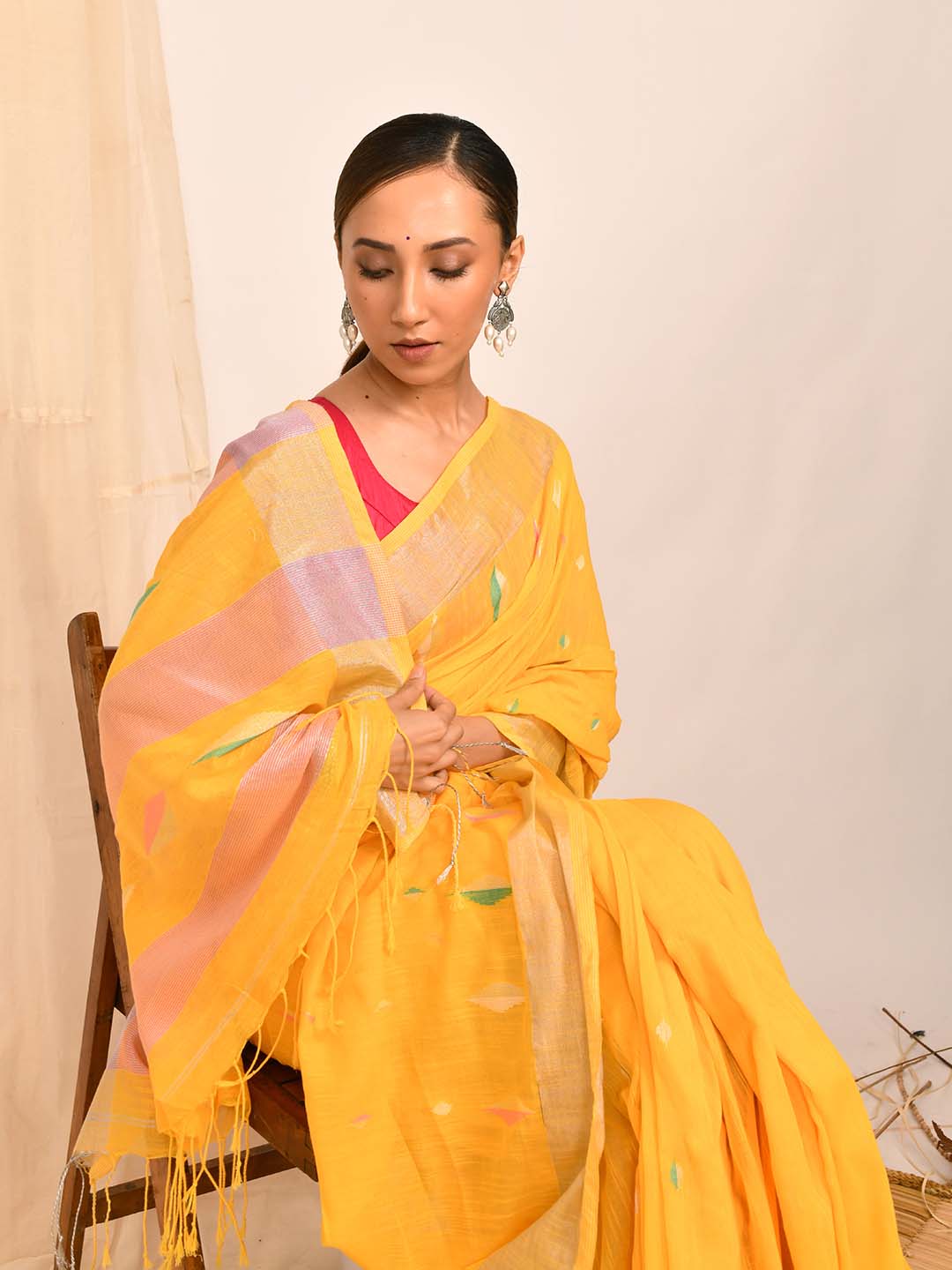 GOLDEN THREADS (SAREE)