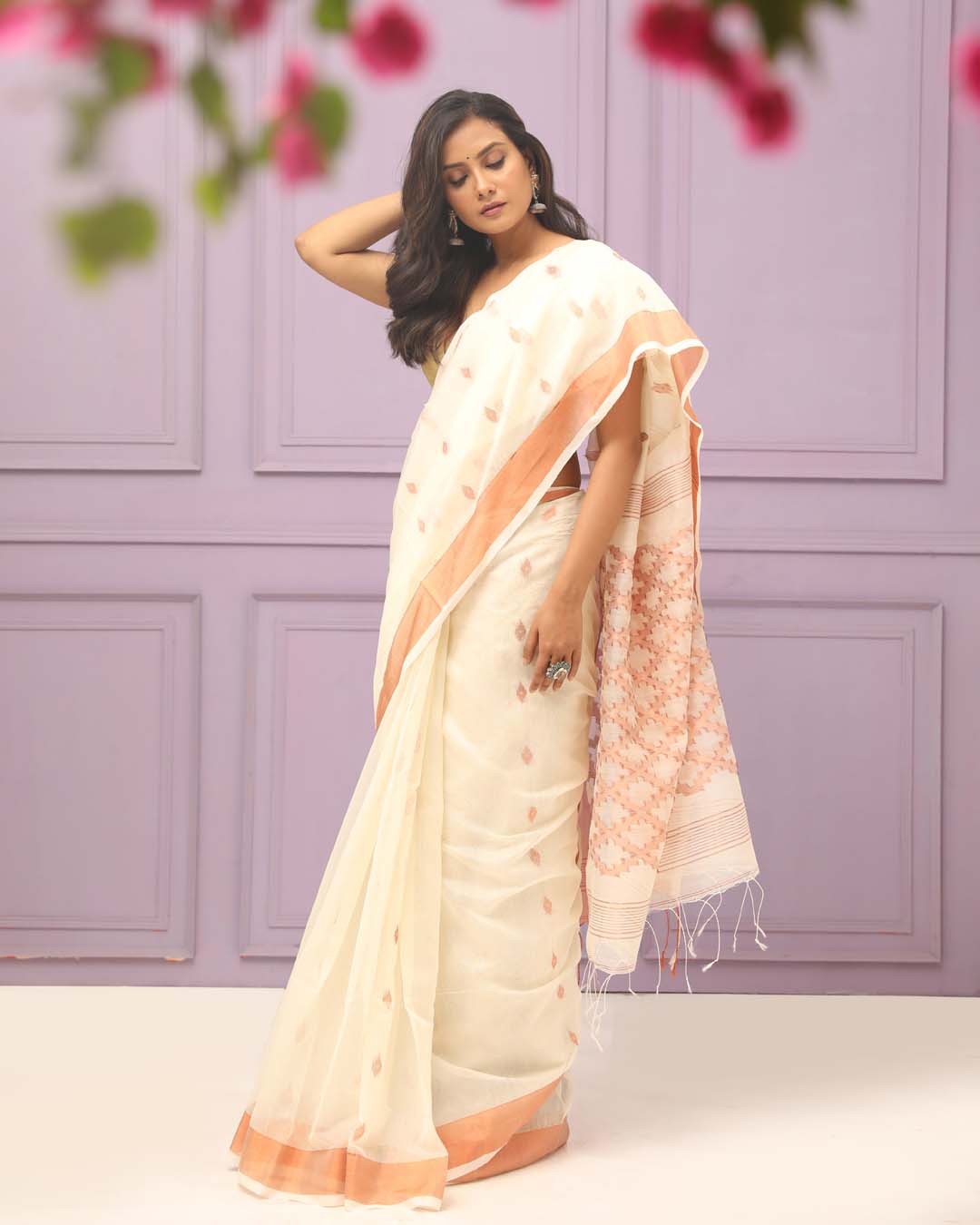 IVORY HARMONY (SAREE)