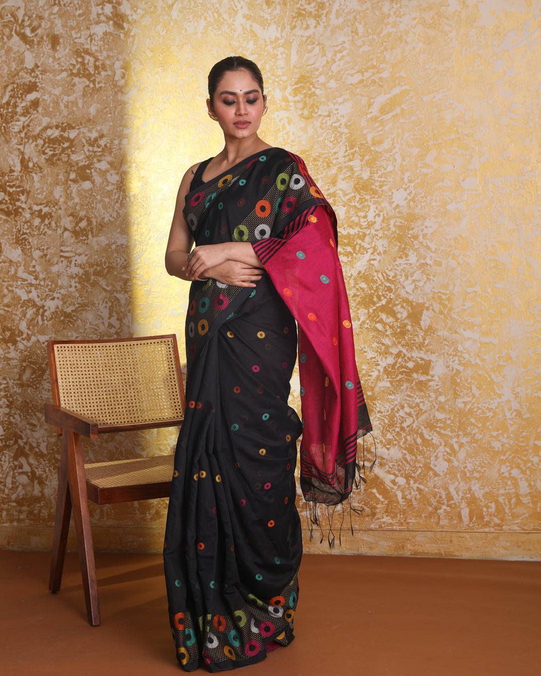 CIRCULAR HARMONY (SAREE)