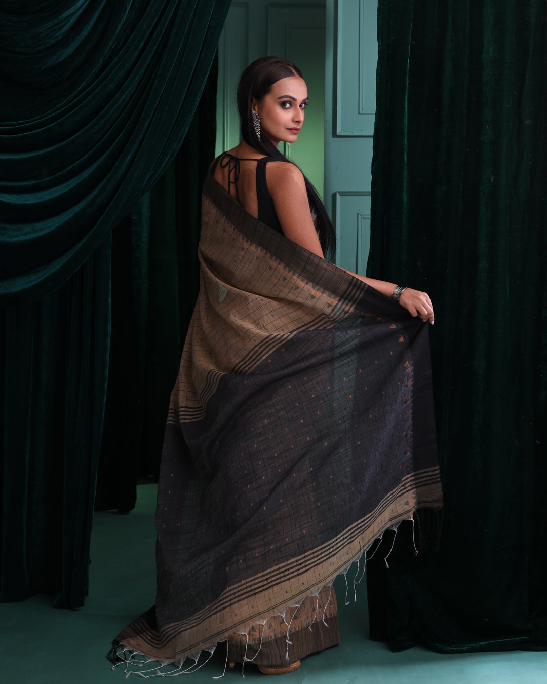 MUTED CHARM (SAREE)