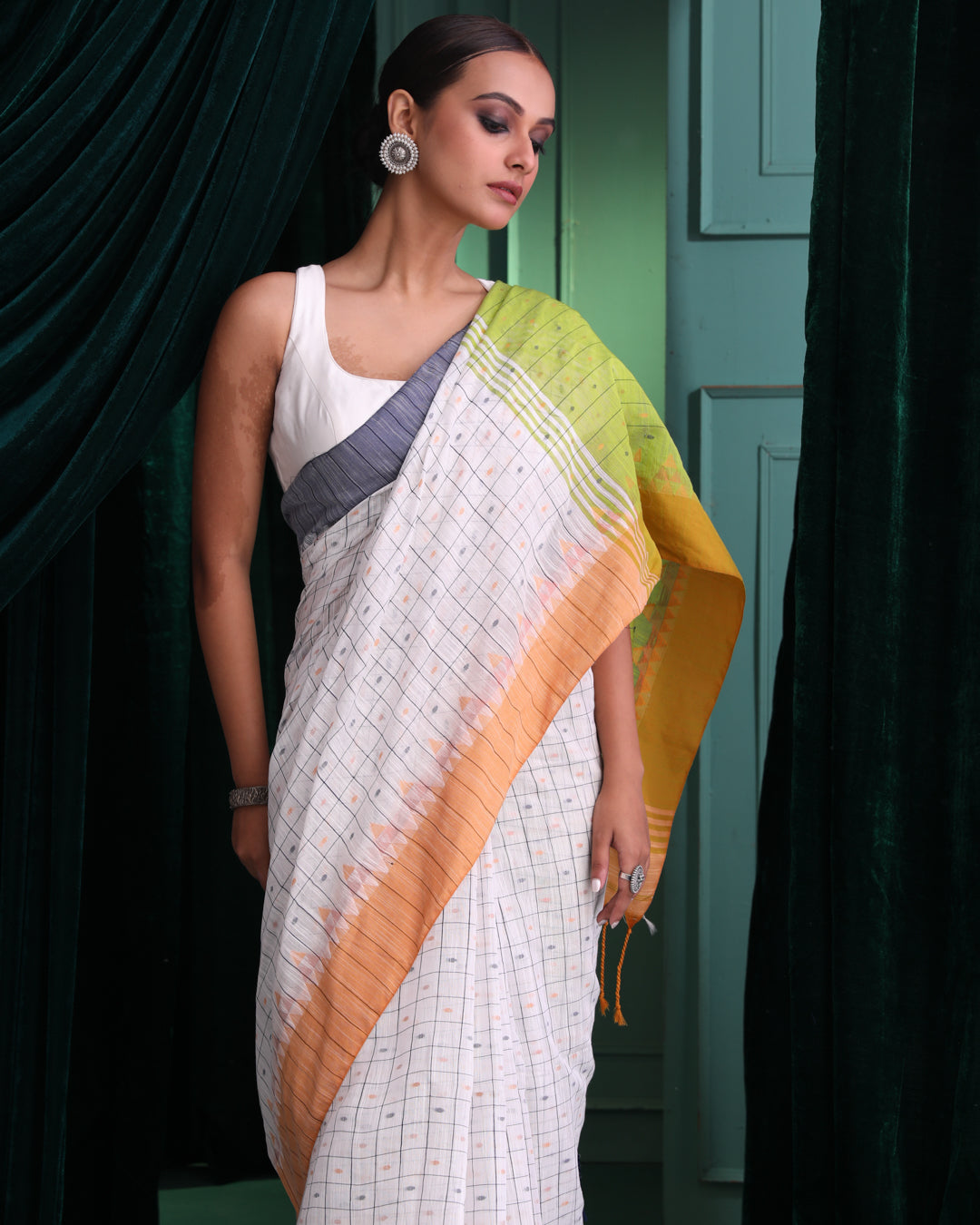 Jamdani Green Woven Design Traditional Wear