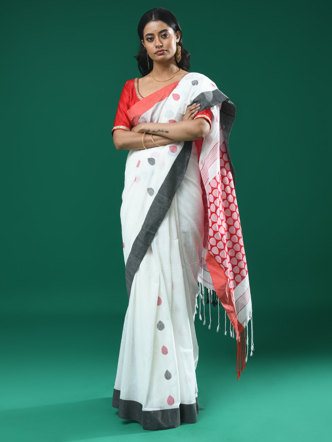 IVORY ELEGANCE (HANDLOOM 100% PURE COTTON SAREE)