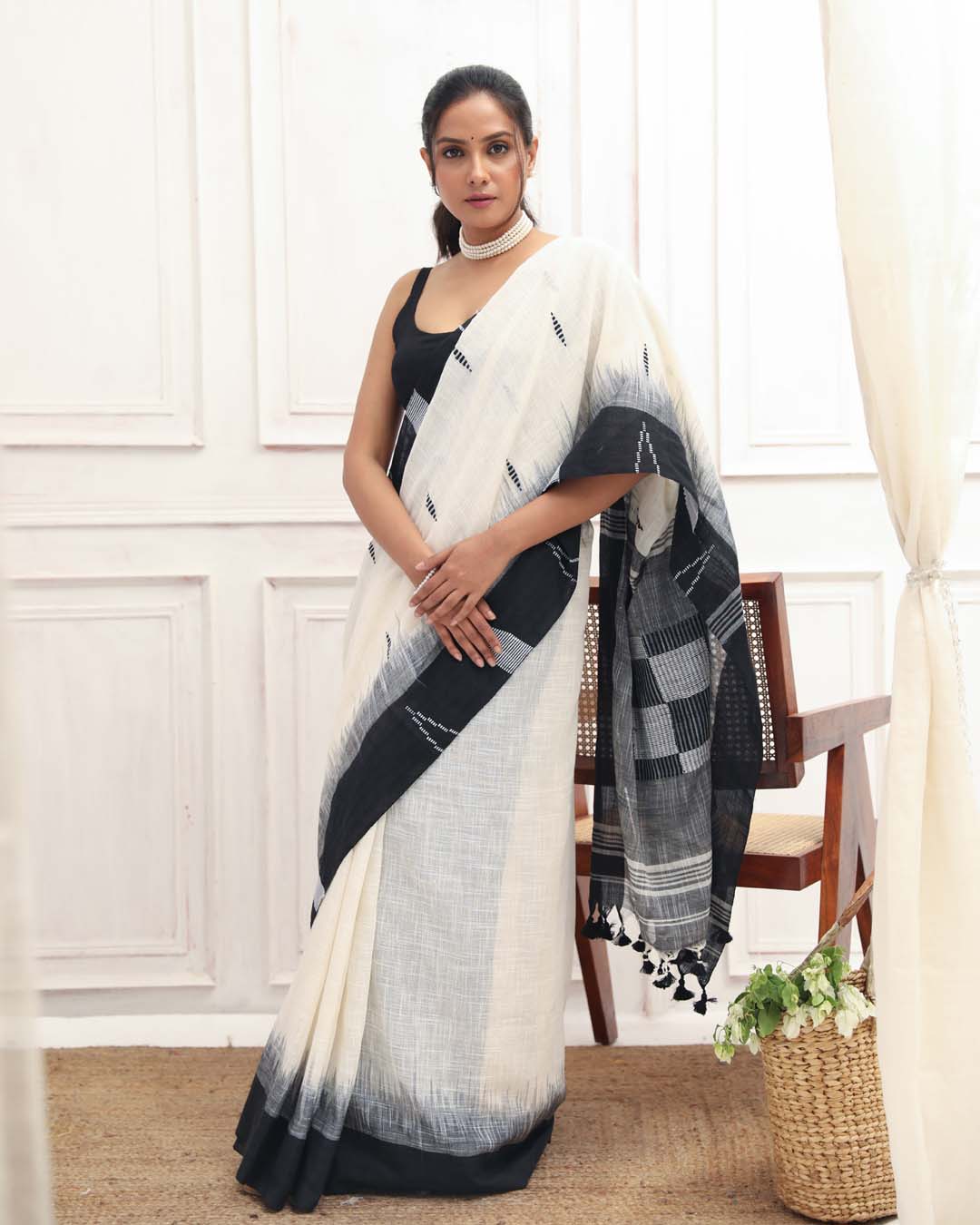 NOIR ALLURE (HANDLOOM 100% PURE COTTON SAREE)