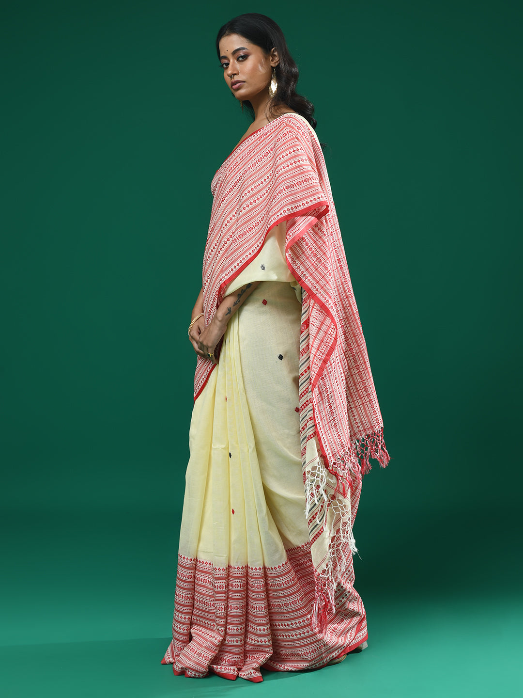 IVORY WHISPER (SAREE)