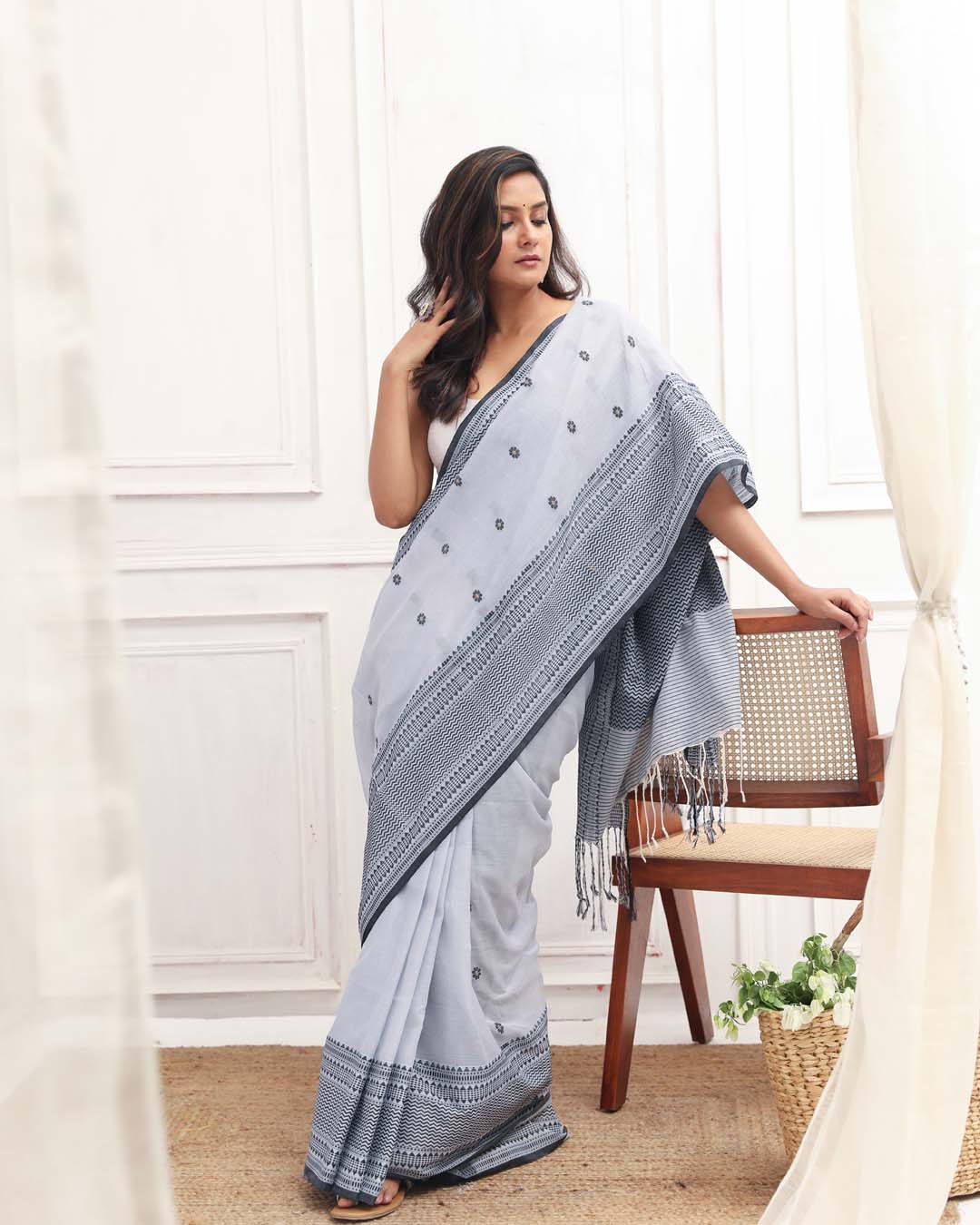 STEEL ELEGANCE (SAREE)