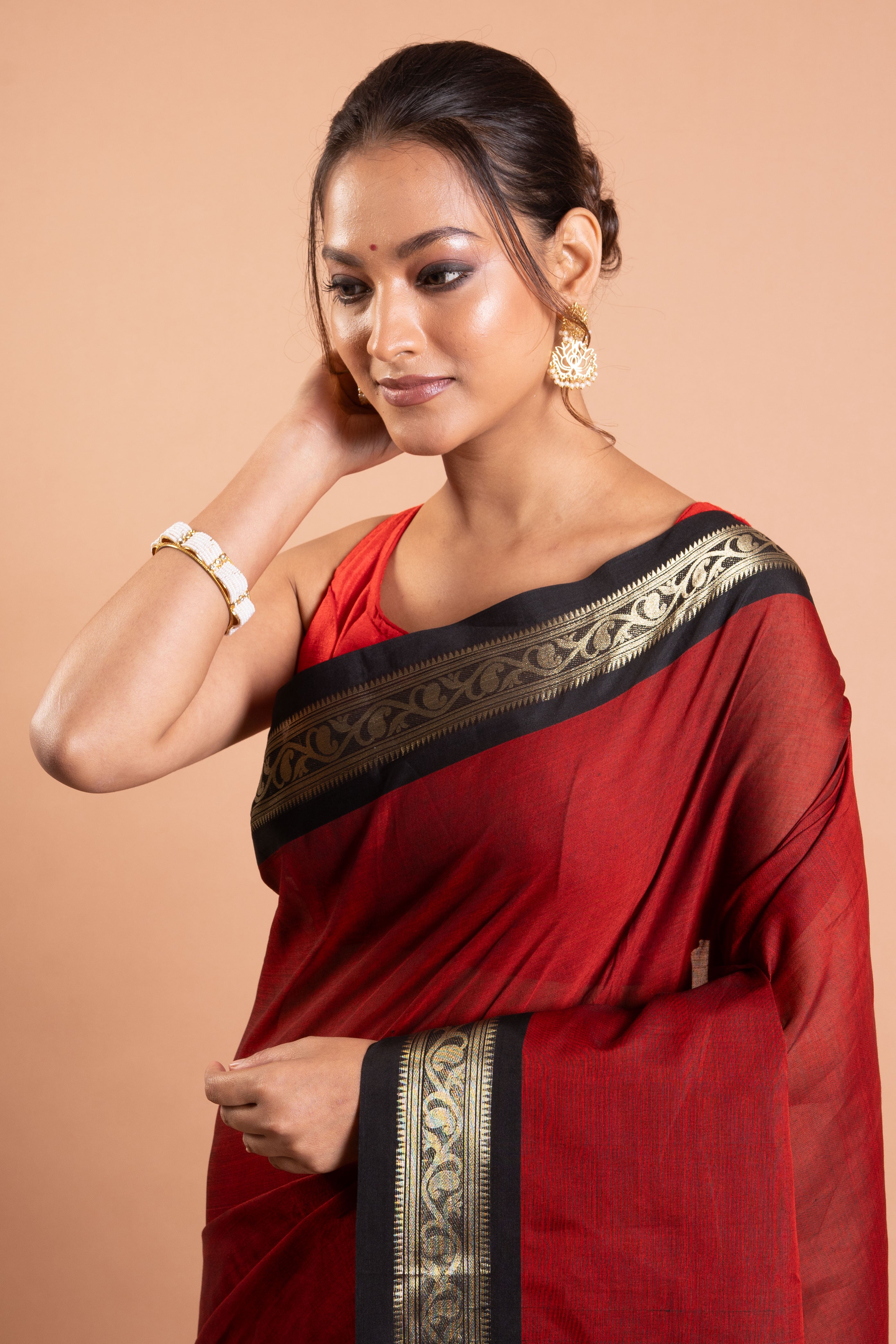 Ruby Noir Zari-Border Handloom Saree