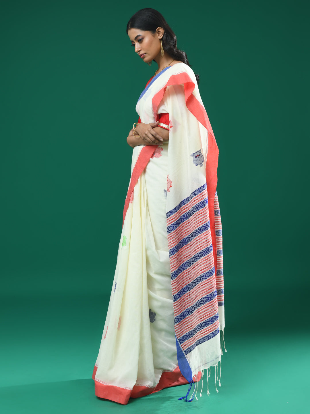 IVORY ELEGANCE (SAREE)