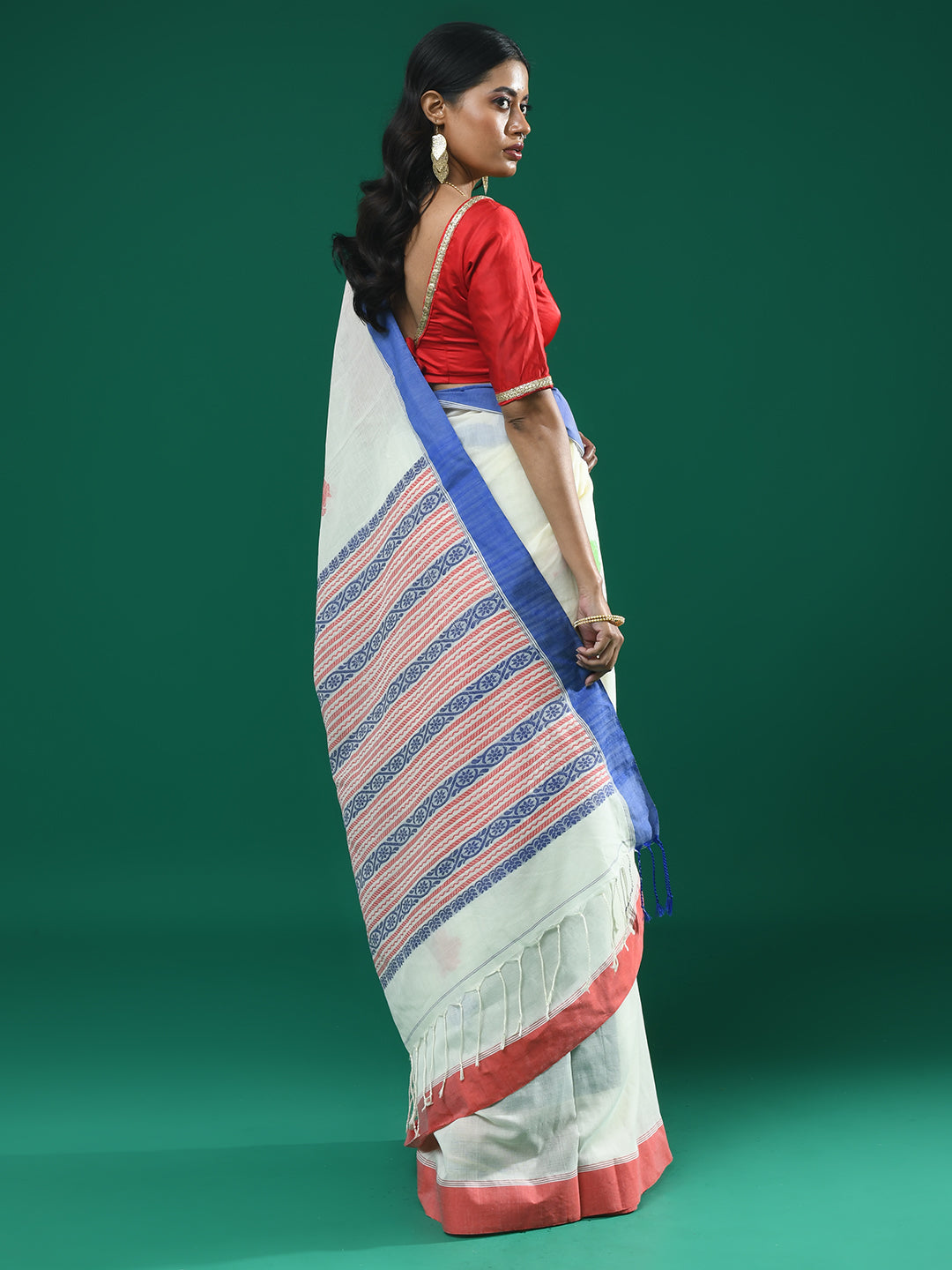 IVORY ELEGANCE (SAREE)