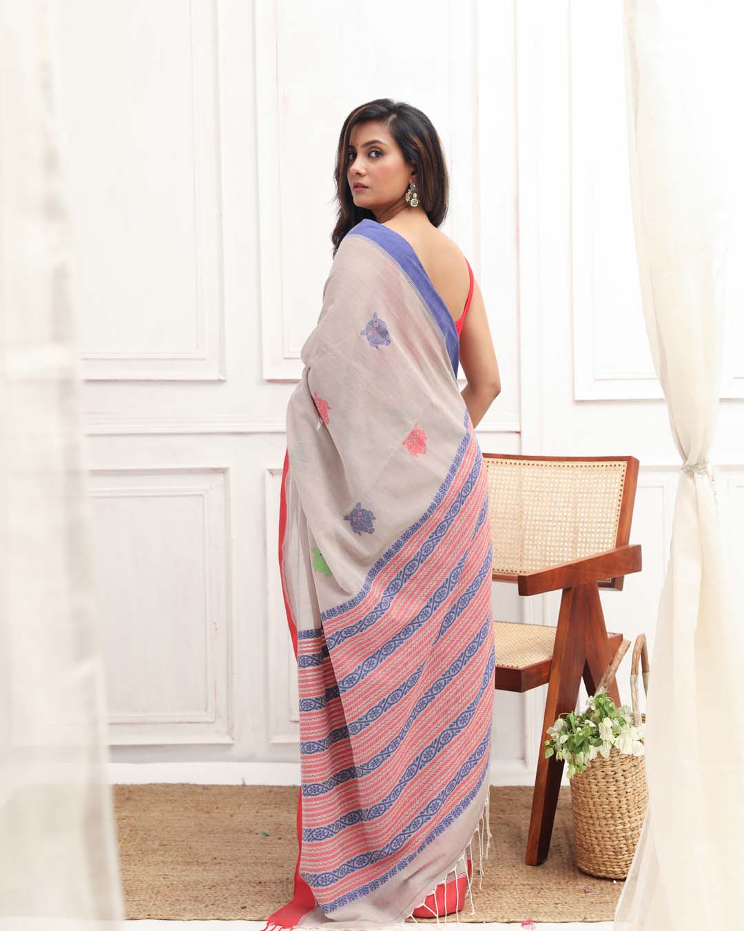 CHARCOAL GRACE (SAREE)