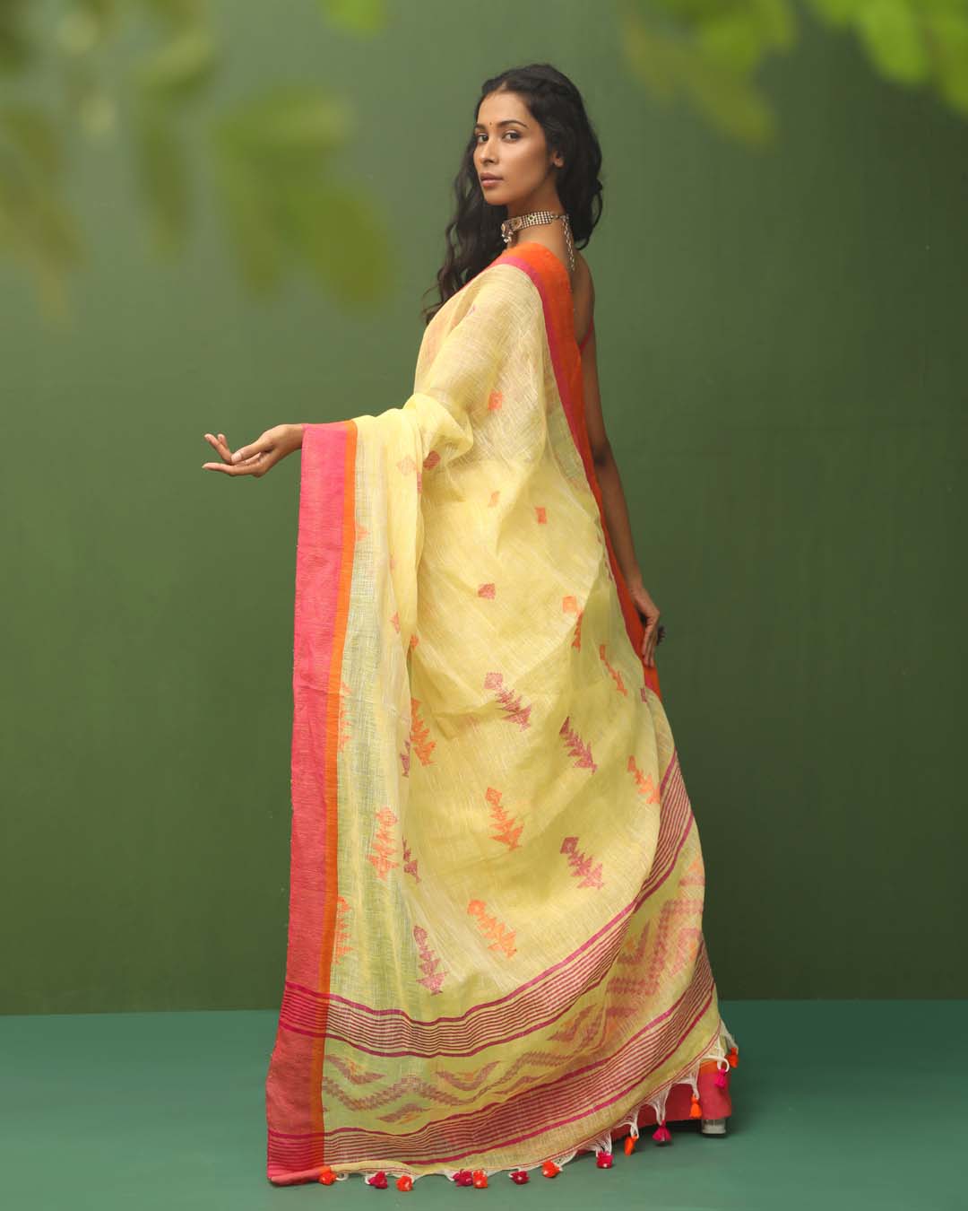 GOLDEN RADIANCE (SAREE)