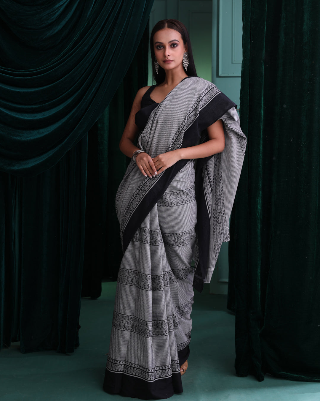 EBONY STRIPES (SAREE)