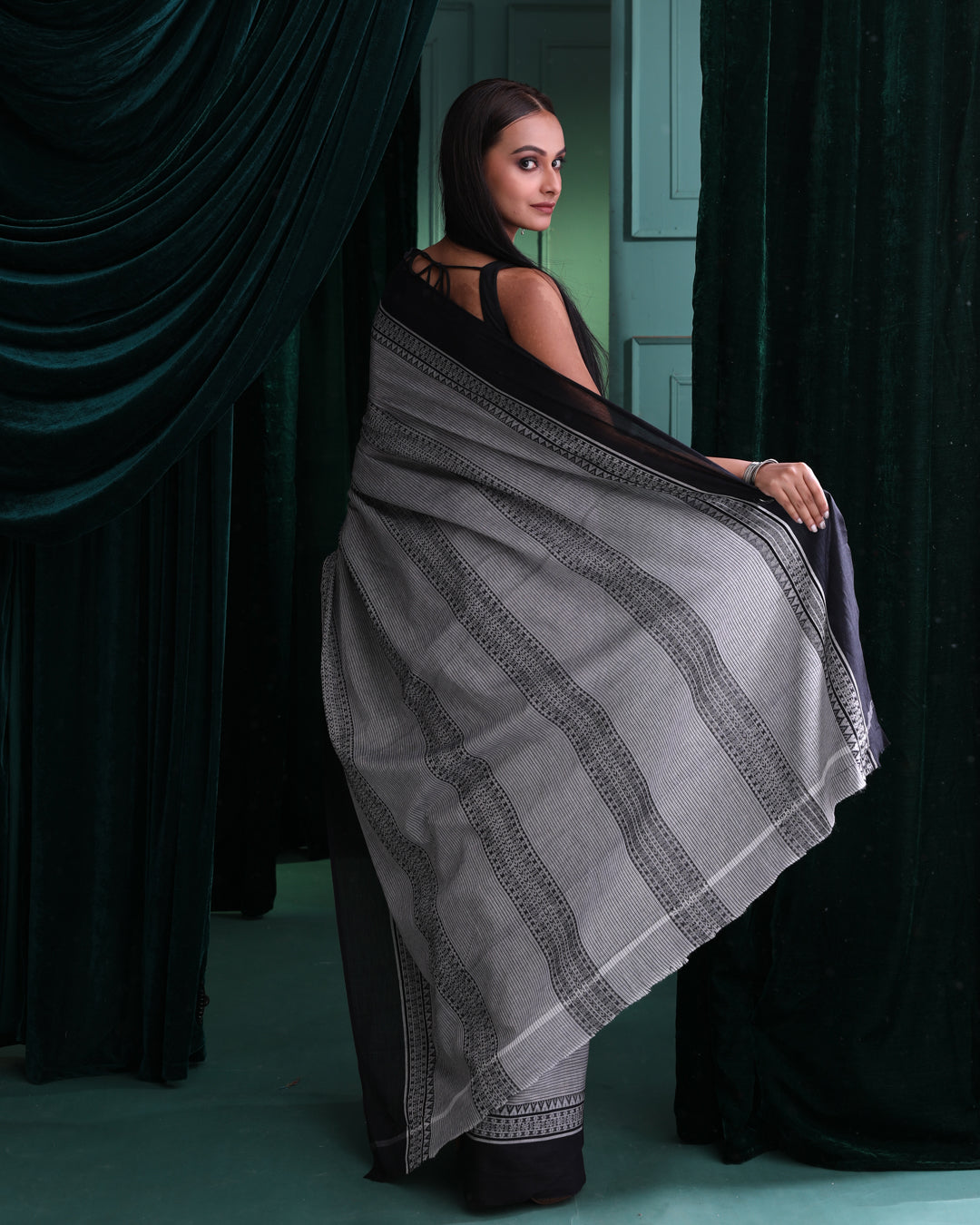 EBONY STRIPES (SAREE)