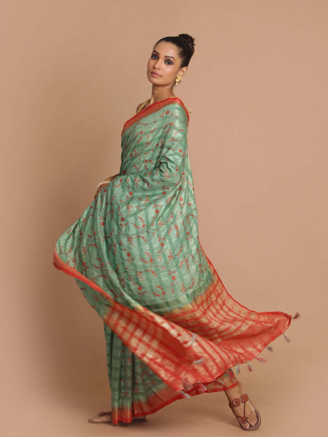 Indethnic Banarasi Green Embroidered Daily Wear Saree - View 2